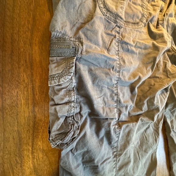 Calvin Klien Jeans, Cropped Cargo Pants Army Green SZ 16 - Picture 6 of 11